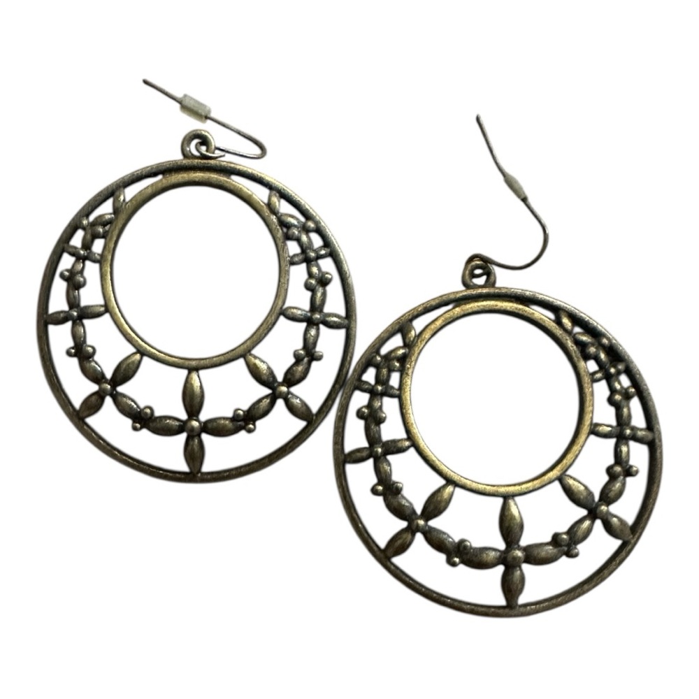 Elegant Gold-Toned Hoop Earrings